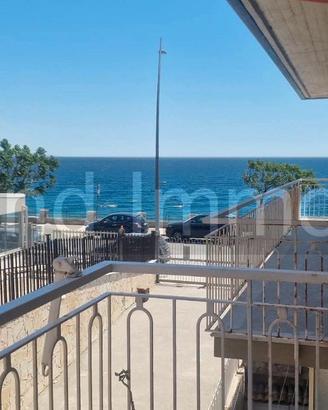 Appartamento con garage a Roccalumera