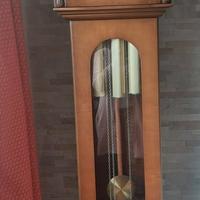 Orologio a pendolo da terra vintage