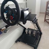 PS 5 con volante, supporto volante e sedia gaming