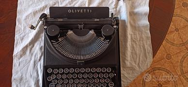 Macchina da scrivere Olivetti