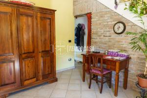 APPARTAMENTO CON INGRESSO INDIPENDENTE DI AMPIE ME