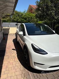 Tesla model Y dual motor