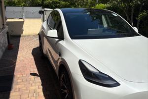 Tesla model Y dual motor