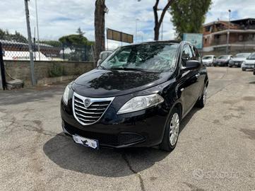 LANCIA Ypsilon 1.2 69 CV 5 porte - NEOPATENTATI