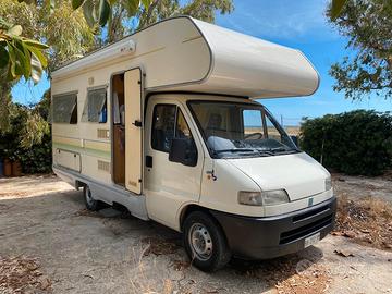 Camper mansardato