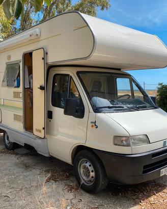 Camper mansardato