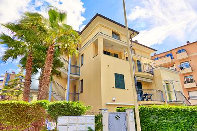 A 100 m dalla spiaggia di sabbia, 4 pax, park, a/c