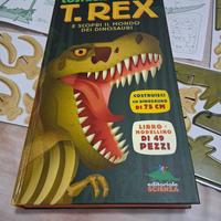 libro dinosauri + modellino T-rex
