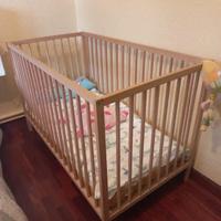 Cuna Ikea Madera Natural, con colchón y edredón