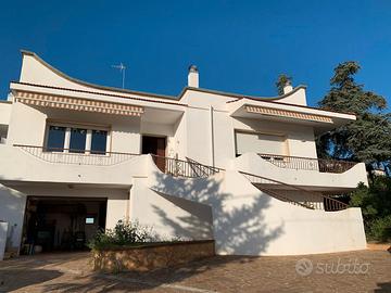 RIBASSO - Villa con due appartamenti indipendenti
