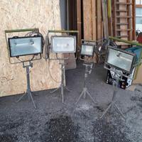 4 fari proiettori per cantieri con cavalletto