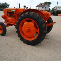 Trattore agricolo gommato tipo 25r-5