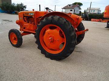 Trattore agricolo gommato tipo 25r-5