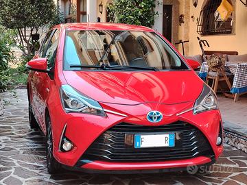 Toyota yaris hybrid 1.5