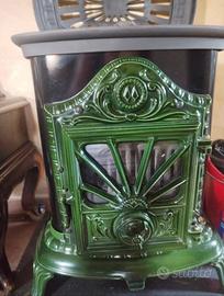 Stufa a legna antica