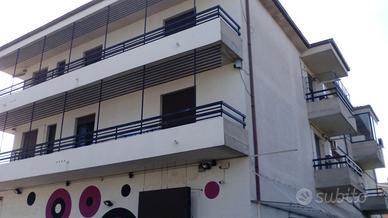 Svendesi intero edificio singolo con 6 appartament