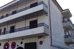 Svendesi intero edificio singolo con 6 appartament