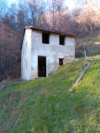 Rustico con terreno zona Tisoi