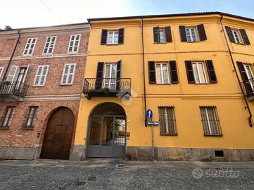 3 LOCALI A ASTI