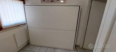 Coppia di letti a scomparsa