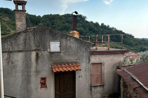 Immobile con rudere e giardino