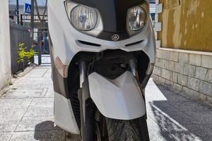 Yamaha Xmax 125
