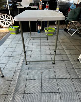 Tavolo pieghevole da campeggio