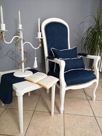 Poltrona foderata nuova