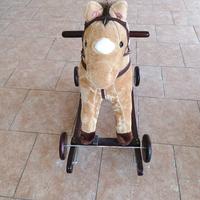 Cavalluccio a dondolo 