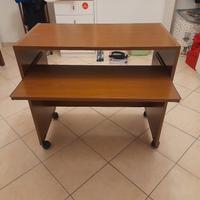scrivania in legno