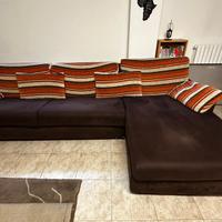 2 divani 1 con penisola+letto 1 solo seduta