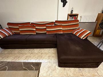 2 divani 1 con penisola+letto 1 solo seduta