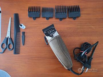 Taglia Capelli e Barba Uomo con Filo Akai