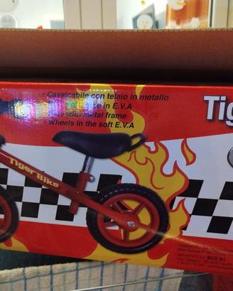 Bici per bimbo/a senza pedali
