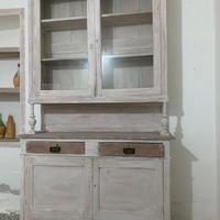 Credenza antica in castagno