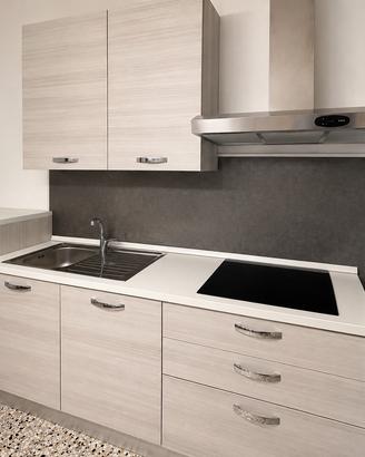 Cucina completa attrezzata