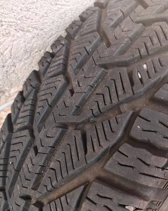 pneumatici invernali 215/60r17 96H