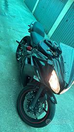 Kawasaki ER6F Moto