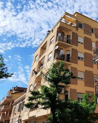 3 LOCALI A LADISPOLI