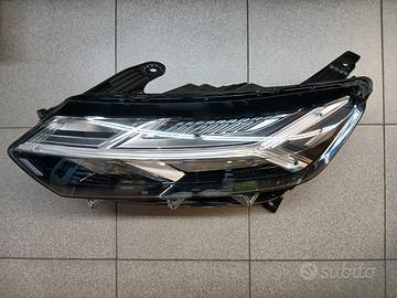 Fanale anteriore sinistro 260606033r