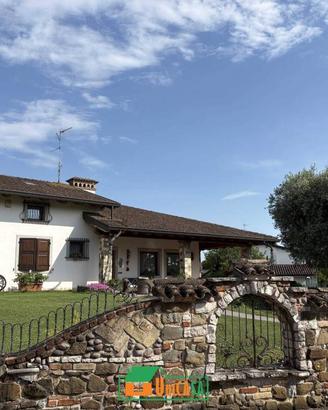 Villa di 430 m² con più di 5 locali a Campolongo T