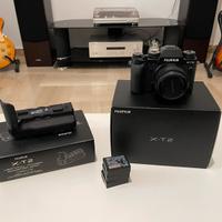 Fuji  X T2 + 15-45 + battery grip