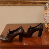 Scarpe da donna Prada modello mkcassink con tacco