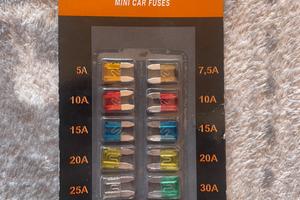 Kit fusibili mini bilamellari assortiti auto 10 pz
