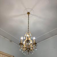 Lampadario classico in ottone con cristalli
