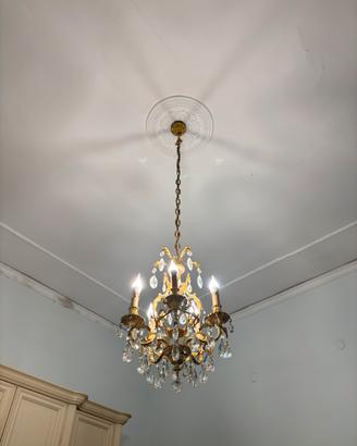 Lampadario classico in ottone con cristalli