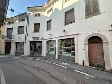 3 LOCALI A CARPENEDOLO
