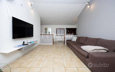 APPARTAMENTO DI QUATTRO LOCALI CON POSTO AUTO E LO