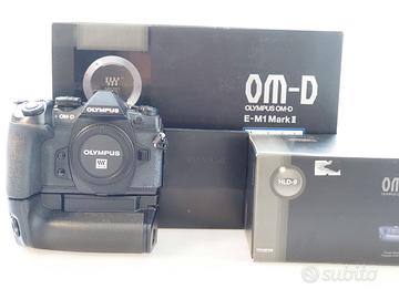 OLYMPUS OM-D E-M1 MARK II+GRIP HLD-9