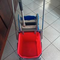 carrello lavapavimenti professionale